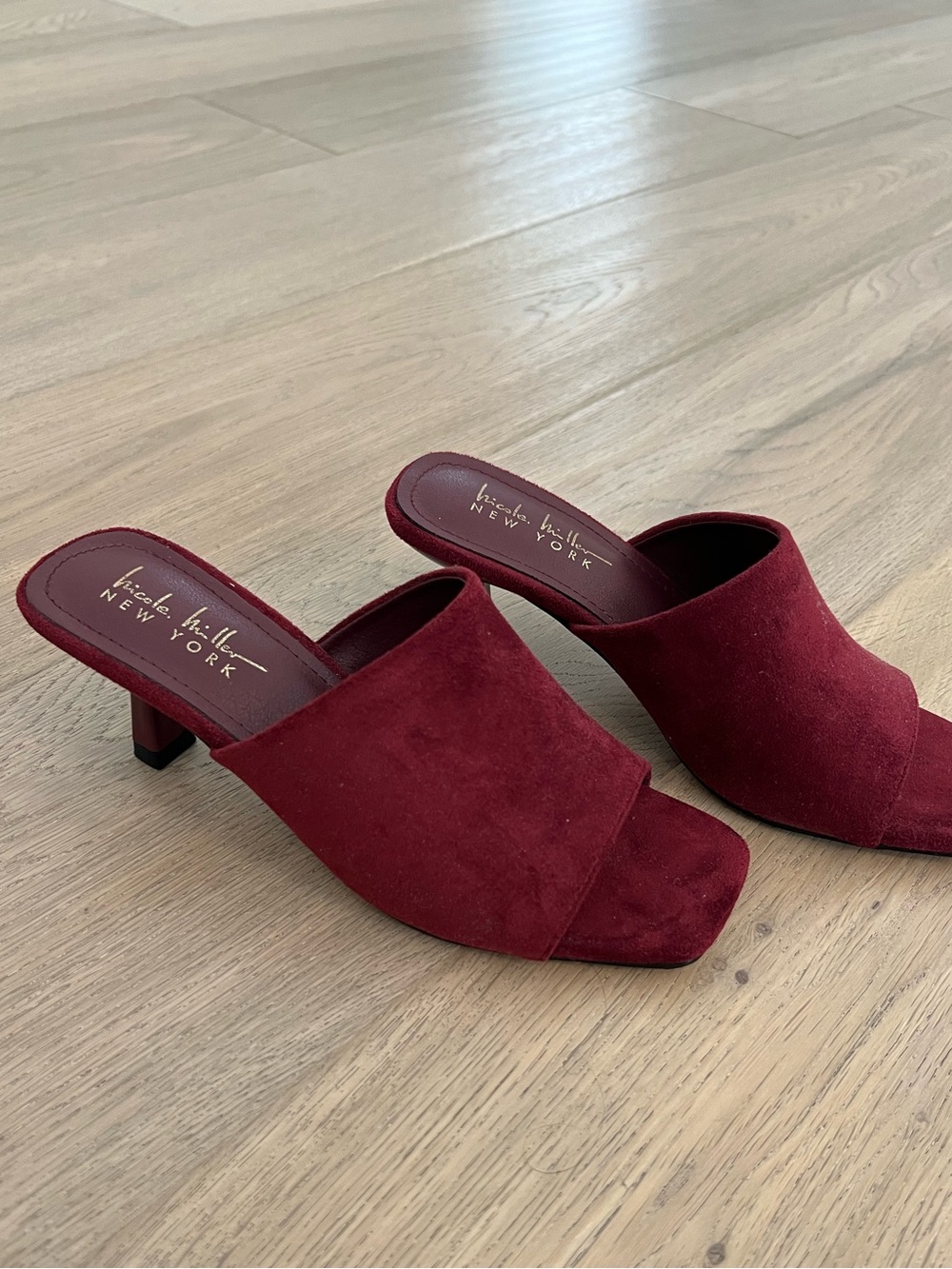 Nicole Miller Burgundy Suede Slide Mules - Picture 3 of 7